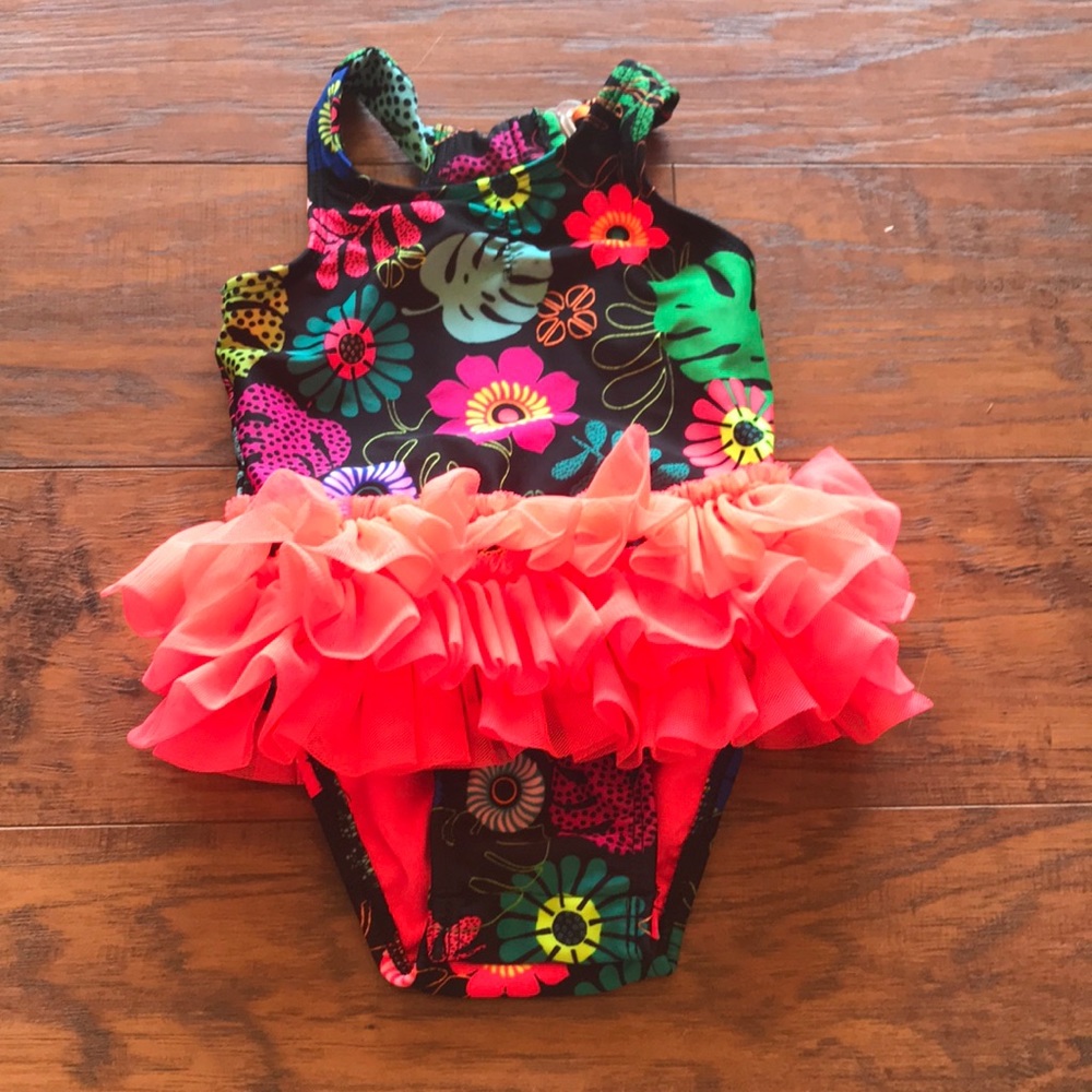 Cat & Jack 9m swimsuit